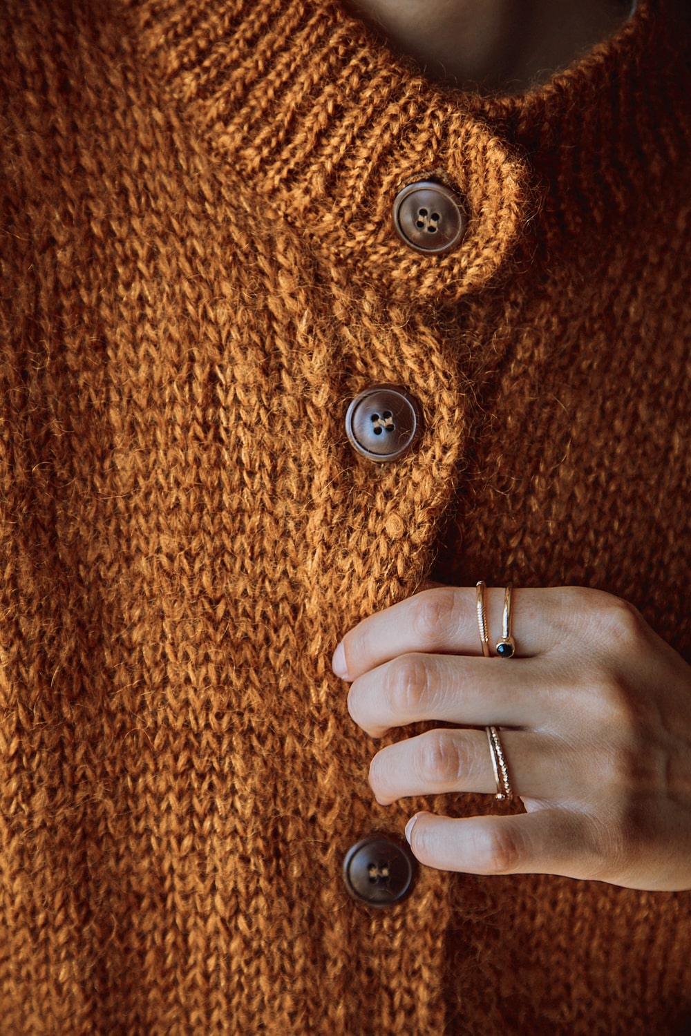 FRIDA Cardigan sans manches en mohair et soie - Ambre, 100% maille durable - L'envers