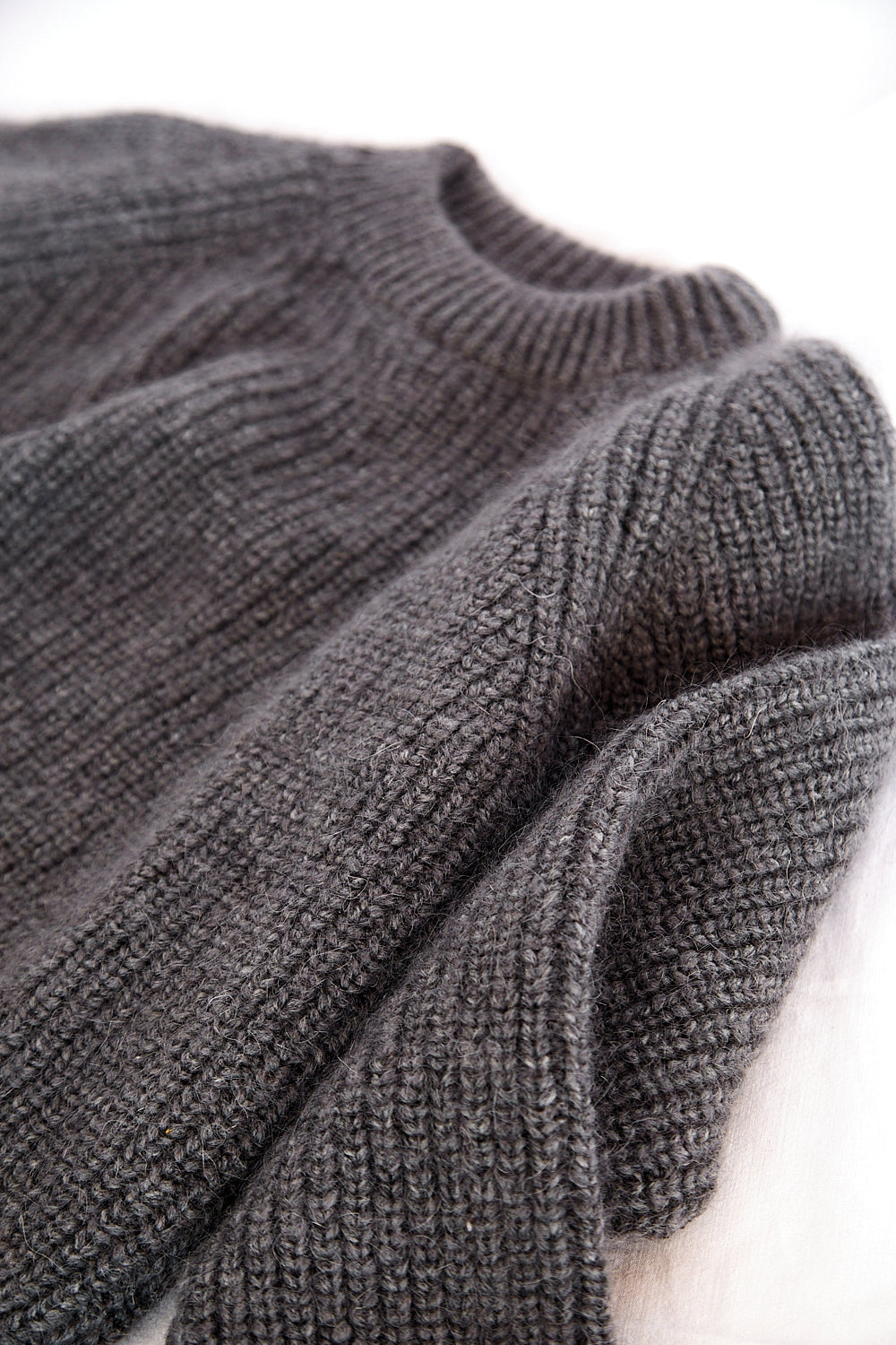 AGNÈS Raglan Sweater in Merino-Mohair Wool - Ash Grey