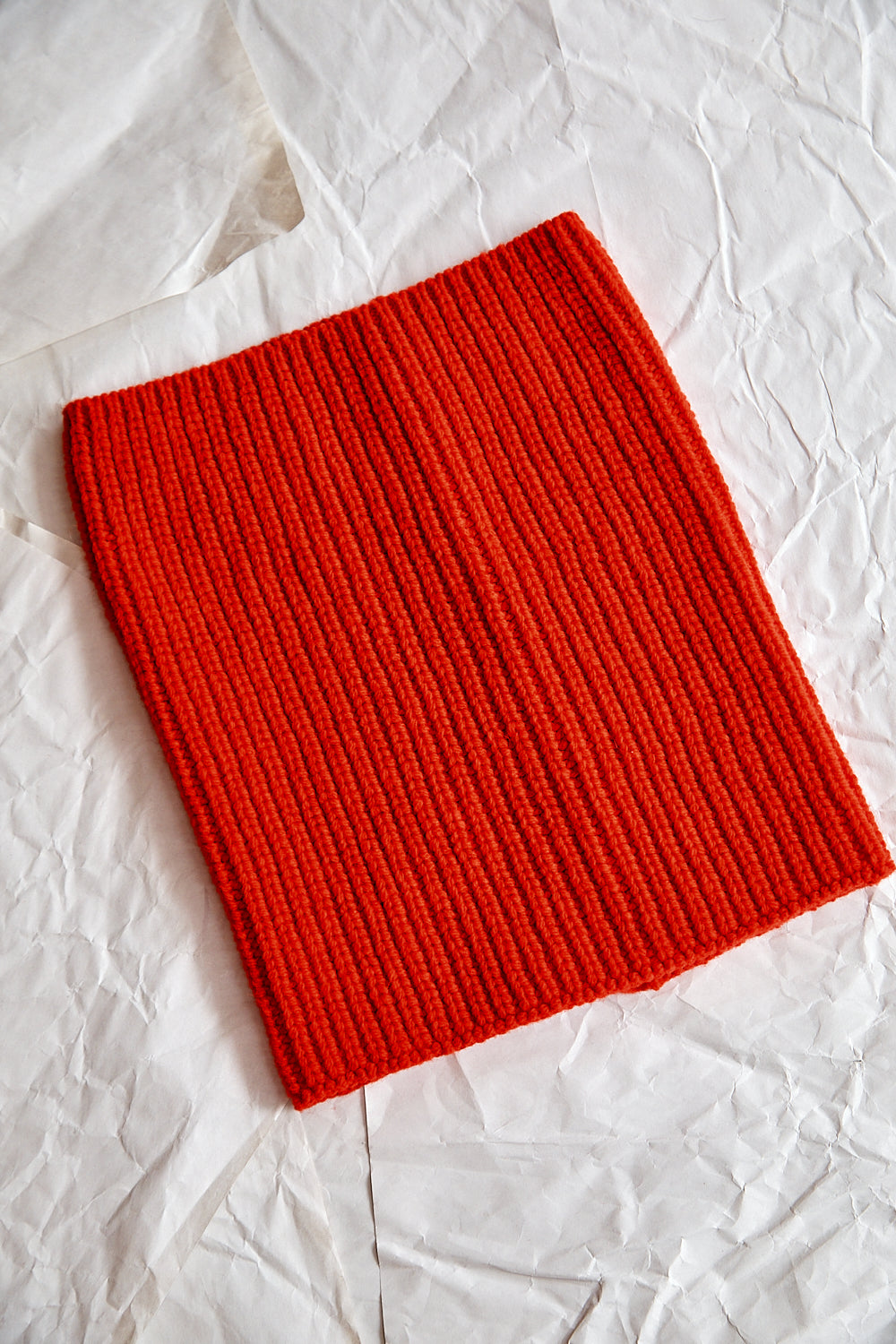 AMANDINE Neckwarmer Scarf in Merino Wool - Red