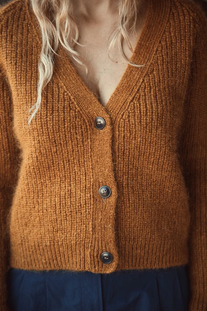 ANNA V-Neck Cardigan- 100% Cruelty Free Merino Wool in amber- Spanish Merino Wool sweater - L'Envers