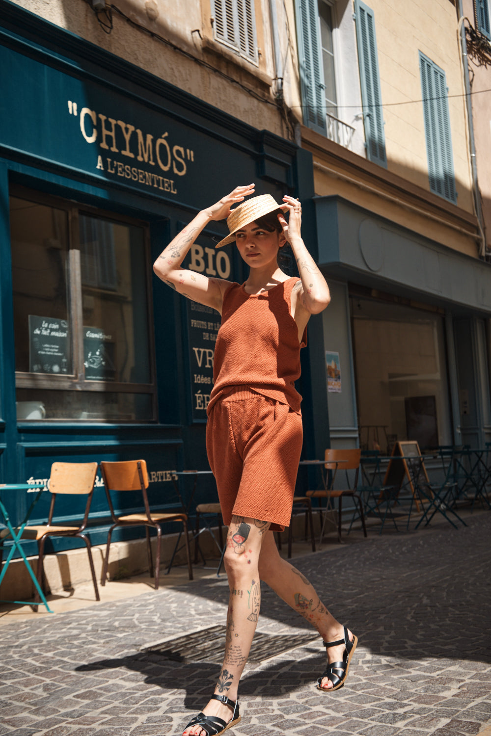 BILLIE Knitted Shorts in Organic Cotton - Earth Red