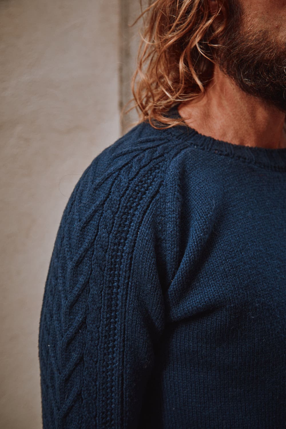 JOSEPH Unisex Cable Sweater in Merino Wool - Navy | L'Envers