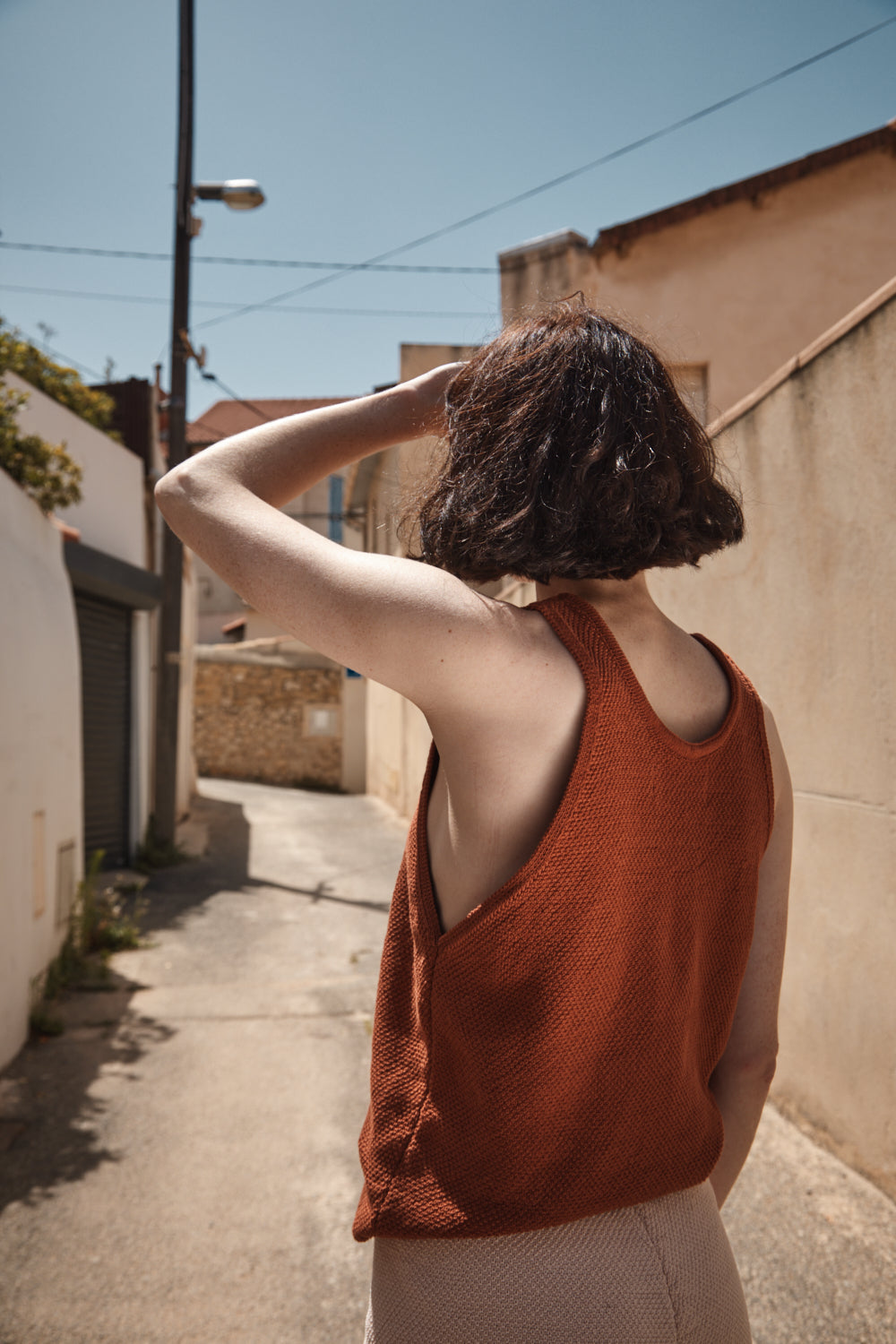 LARA Tank Top in Organic Cotton - Earth Red