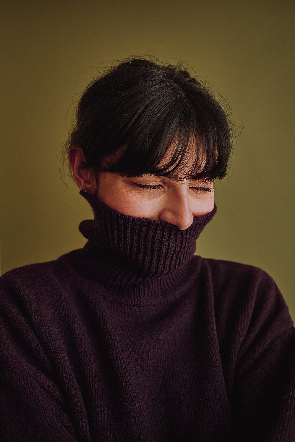 MICHELLE Lightweight Turtleneck Sweater in Merino Wool - Plum -100% cruelty- free and sustainable knitwear - L'envers 