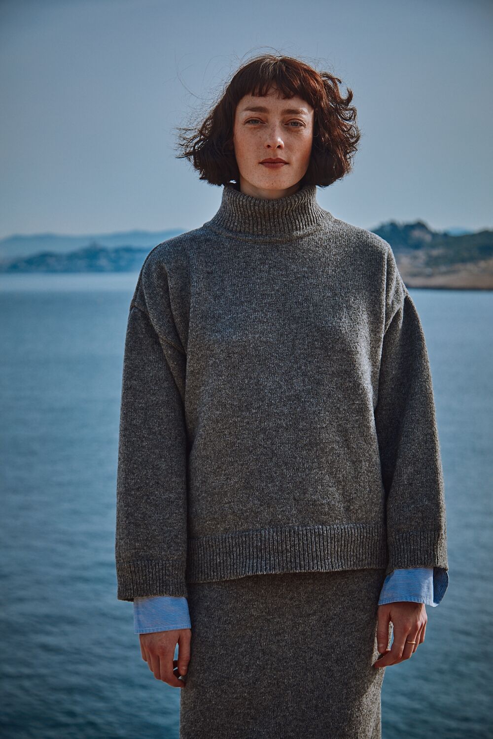 MICHELLE Lightweight Turtleneck Sweater in Merino Wool - Ash Grey | L'Envers