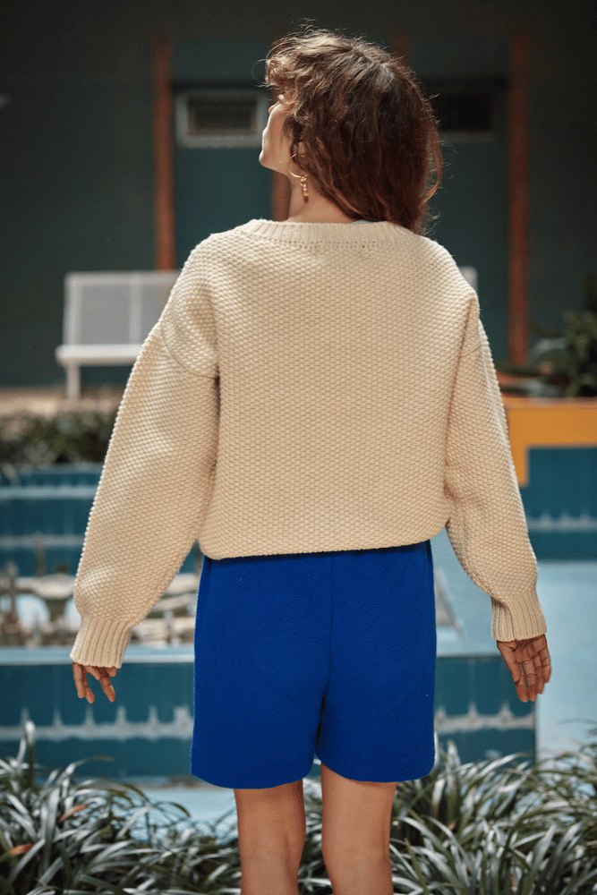 PAOLA Irish Cable Sweater in Merino Wool - Off-White. 100% cruelty- free and sustainable knitwear - L'envers 