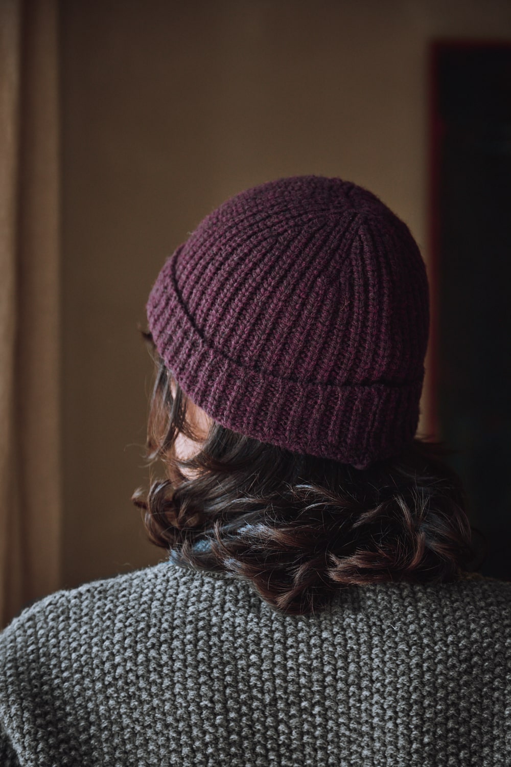 PAUL Beanie in Merino Wool - Plum - 100% cruelty- free and sustainable knitwear - L'envers 