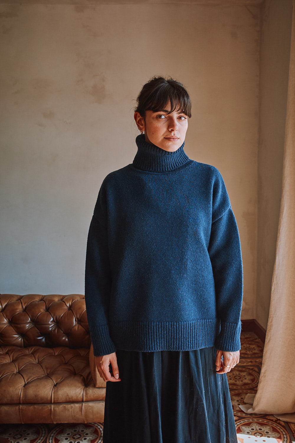 THERESE Turtleneck Sweater in Merino Wool - Navy - 100% cruelty- free and sustainable knitwear - L'envers 