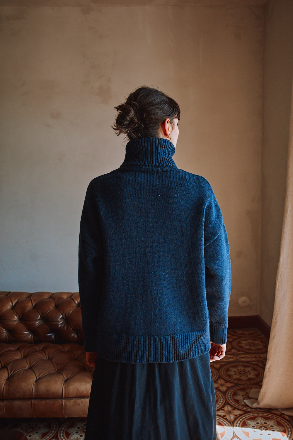 THERESE Turtleneck Sweater in Merino Wool - Navy - 100% cruelty- free and sustainable knitwear - L'envers 