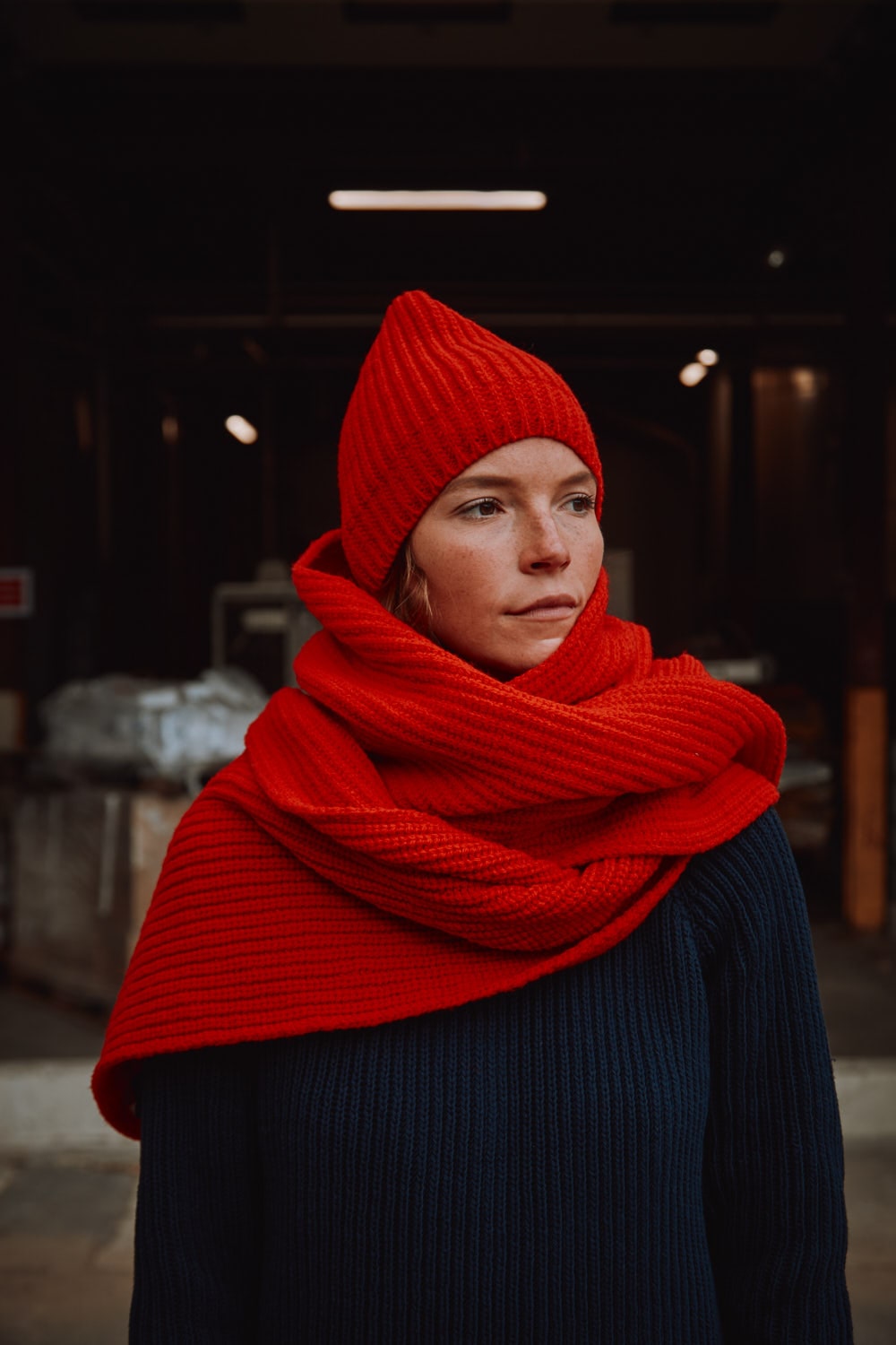 CAMILLE Écharpe en rouge - 100% laine naturelle - L'Envers