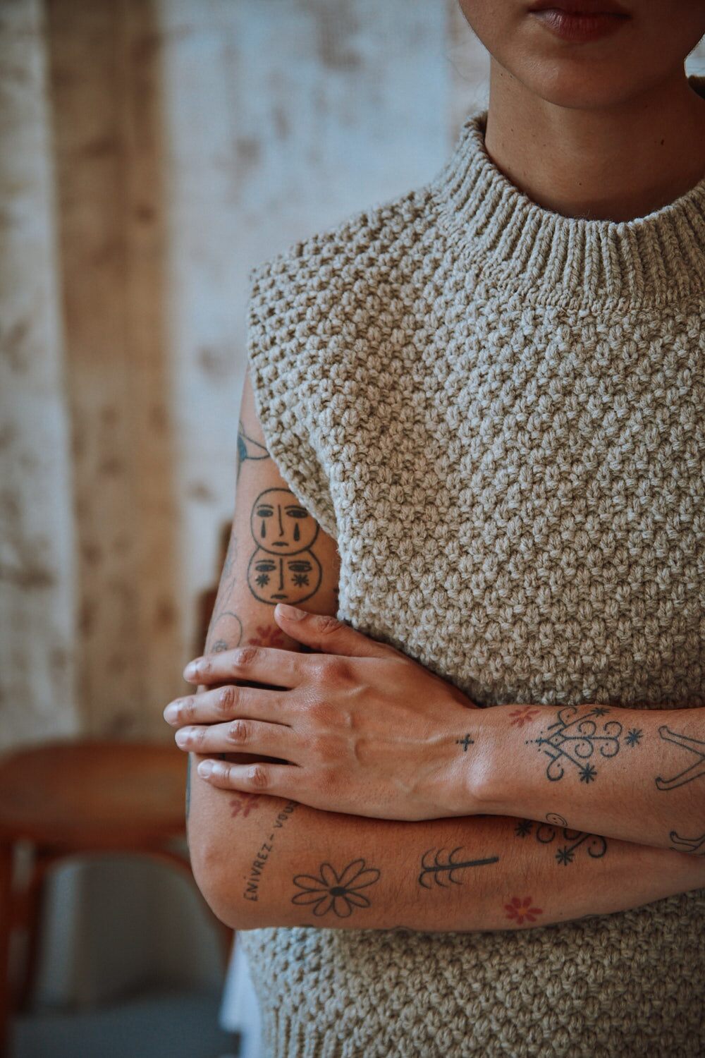 MAIA Pull sans manche en laine mérinos - Beige, 100% cruelty-free and sustainable knitwear- L'envers