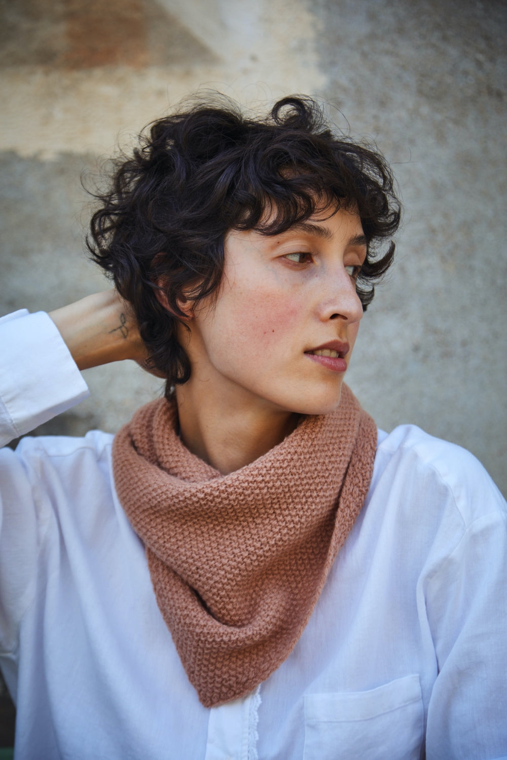 Bandana en laine HORTENSE, rose pâle 
- 100% Laine mérinos sans cruauté - L'Envers