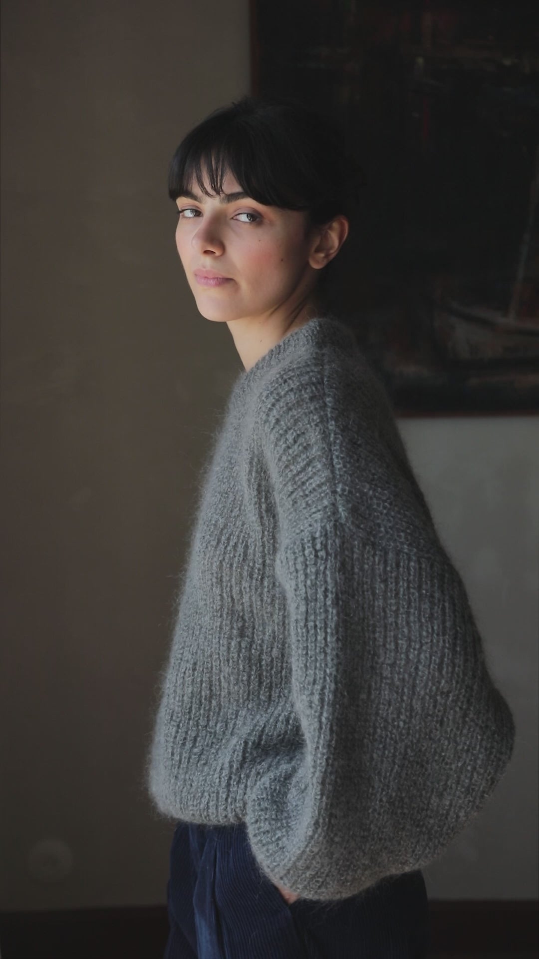 LUCIE Pull chauve-souris en laine mohair - Ash Grey, 100% cruelty-free and sustainable knitwear - L'envers