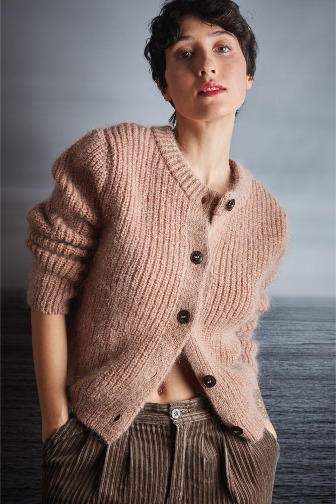 Cardigan à col rond CHARLOTTE en laine mérinos-mohair - Rose pâle - 100% maille durable sans cruauté - L'envers